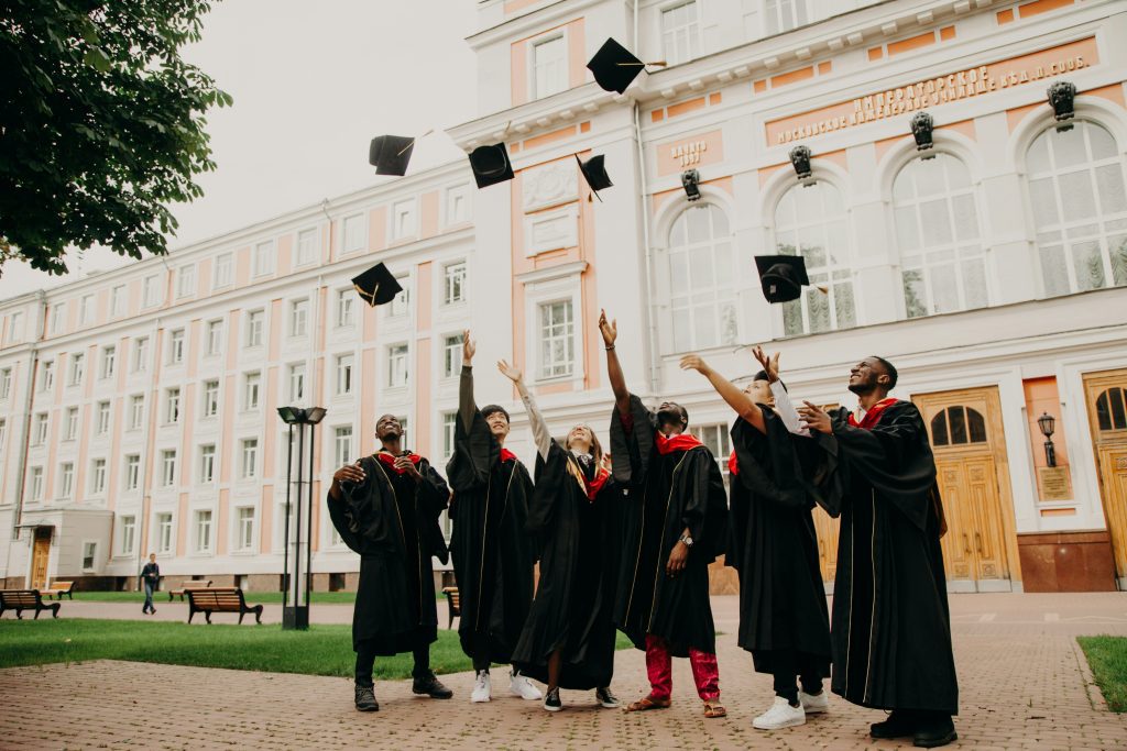 Top Tips for Writing a Standout Graduate CV